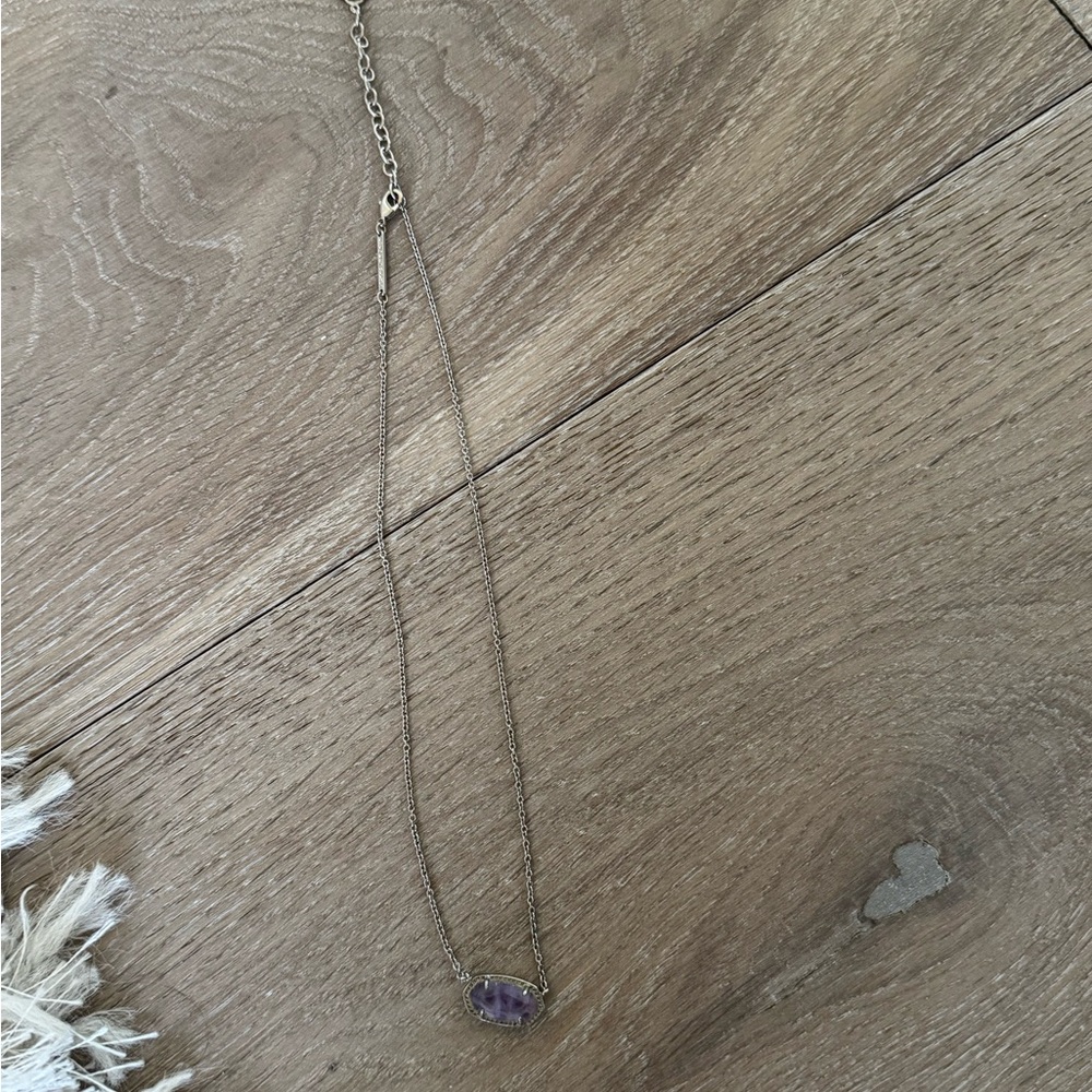 Silver kendra scott necklace